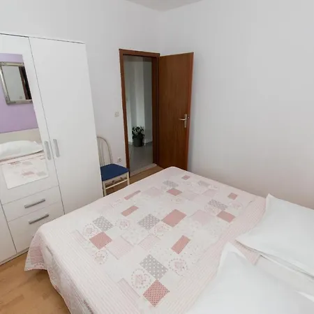 Prázdninový dům Mit Meerblick Mastan 6+0+2 - #72994 *